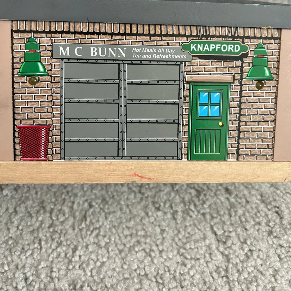 2007 Thomas the Train Knapford Station with Microphone and Light up Sounds - Picture 7 of 12